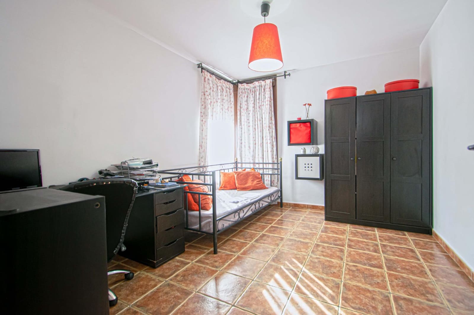 5 bedroom Villa for sale in Alcala de Guadaira with pool - € 445,000 (Ref: 9712042)