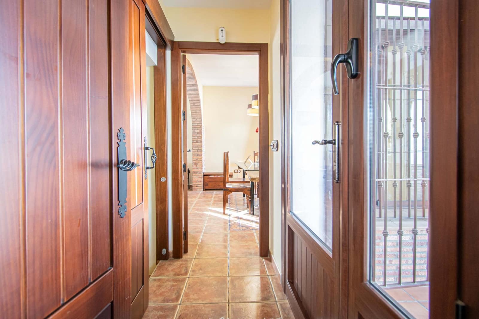 5 bedroom Villa for sale in Alcala de Guadaira with pool - € 445,000 (Ref: 9712042)