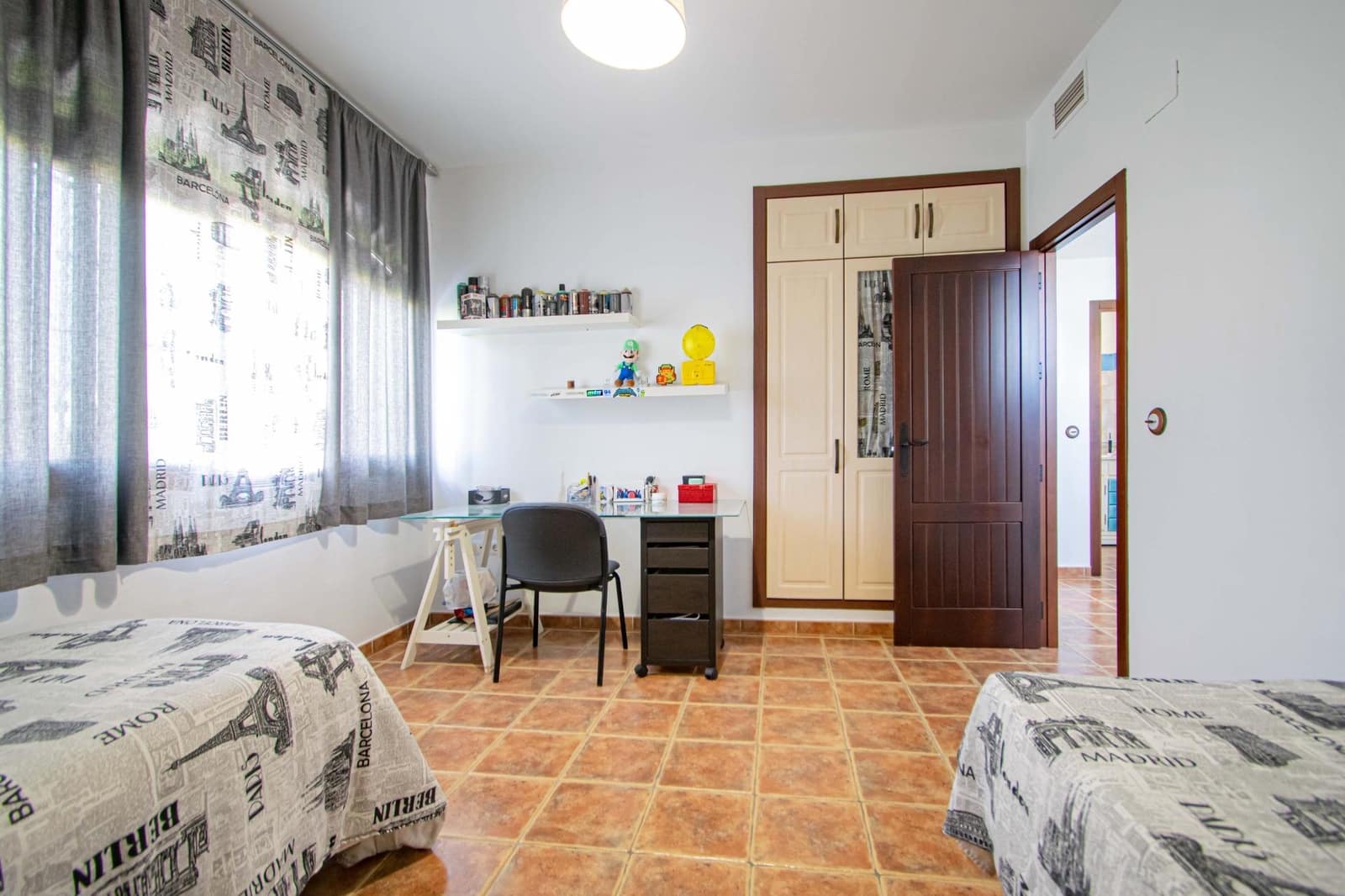 5 bedroom Villa for sale in Alcala de Guadaira with pool - € 445,000 (Ref: 9712042)