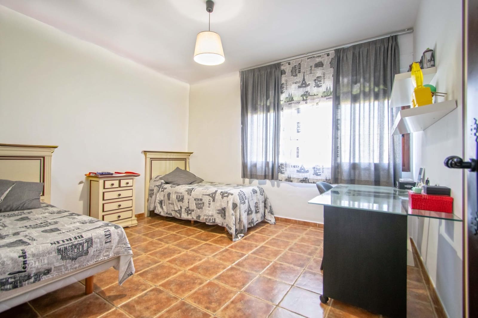 5 bedroom Villa for sale in Alcala de Guadaira with pool - € 445,000 (Ref: 9712042)