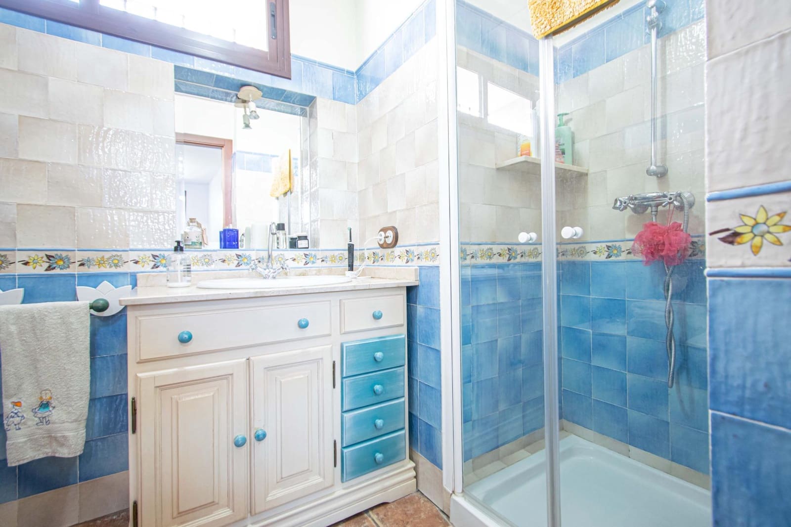 5 bedroom Villa for sale in Alcala de Guadaira with pool - € 445,000 (Ref: 9712042)