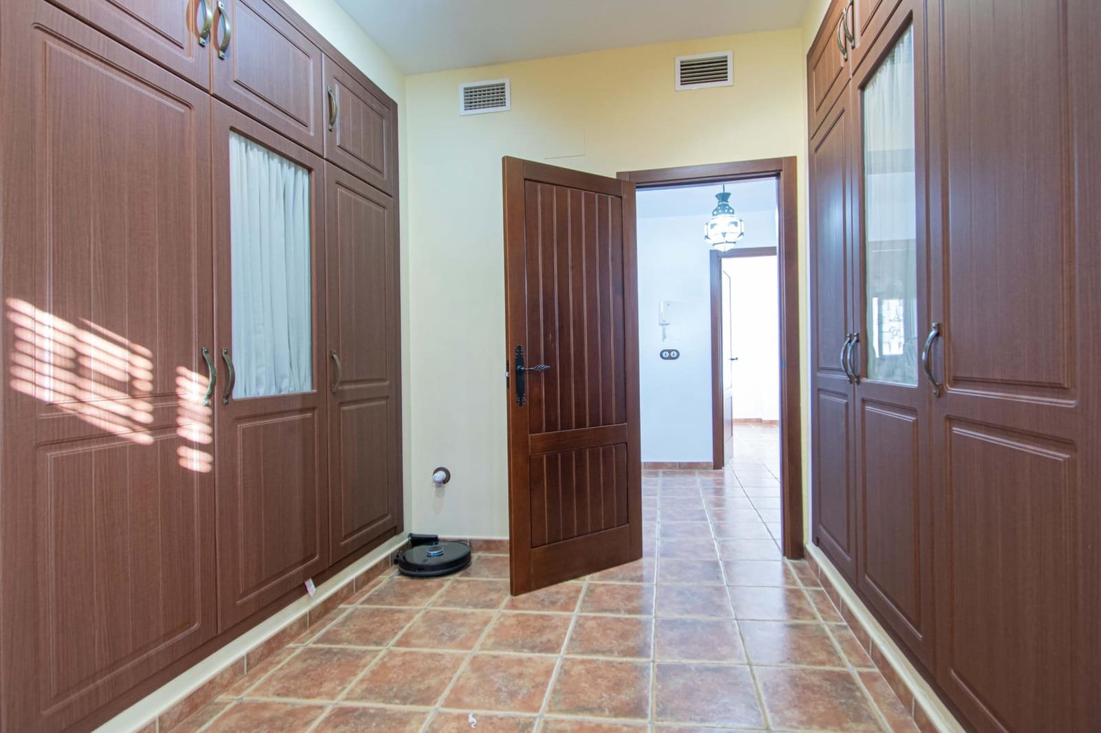 5 bedroom Villa for sale in Alcala de Guadaira with pool - € 445,000 (Ref: 9712042)