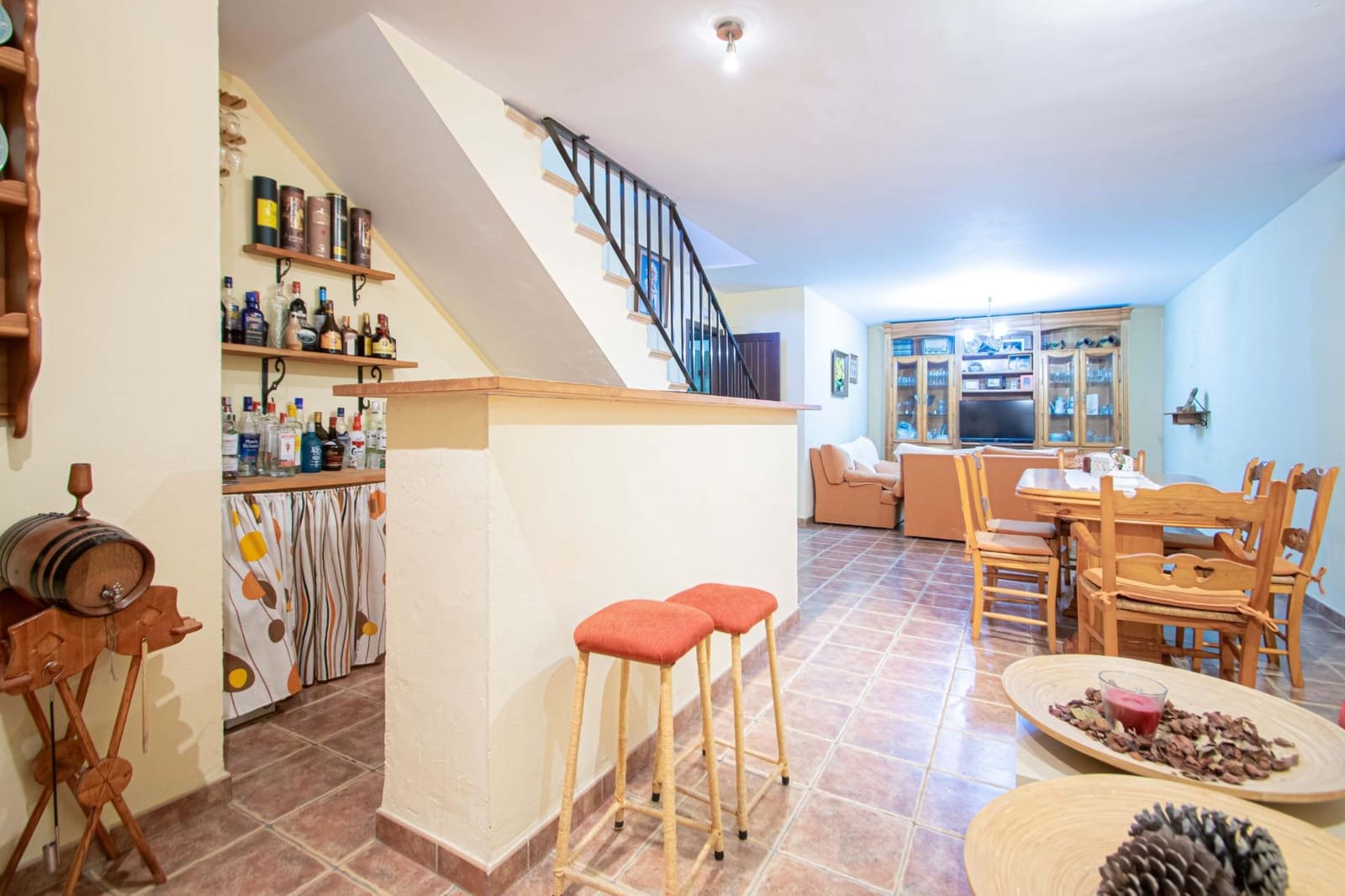 5 bedroom Villa for sale in Alcala de Guadaira with pool - € 445,000 (Ref: 9712042)