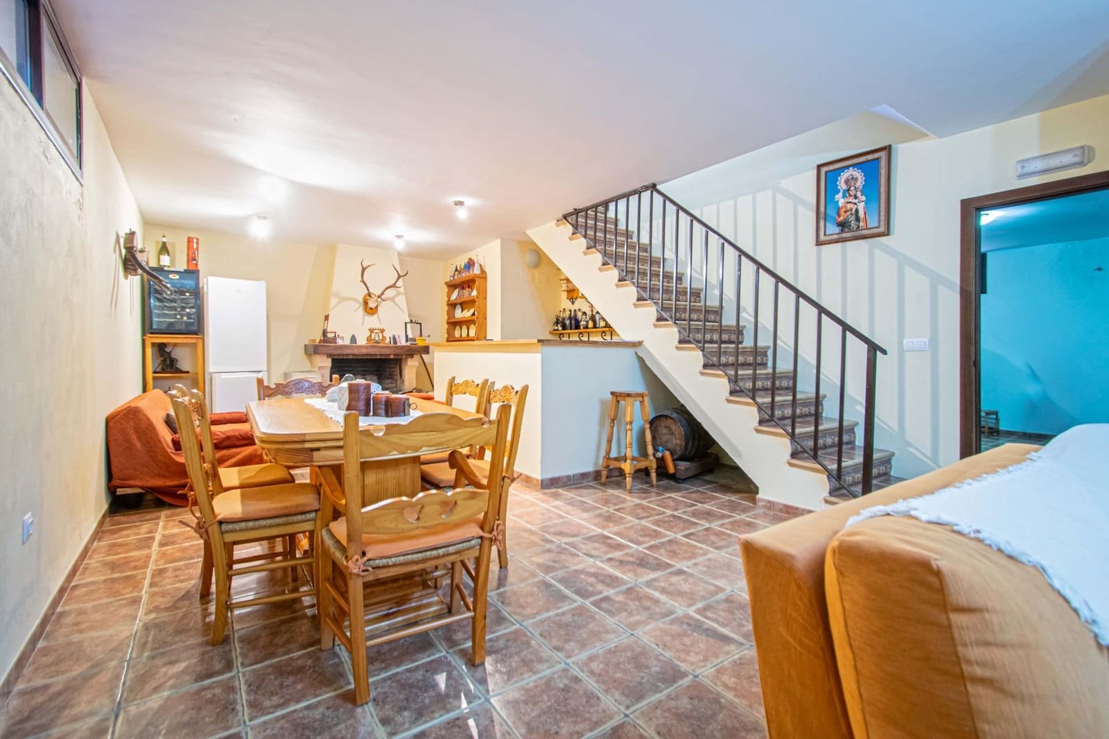 5 bedroom Villa for sale in Alcala de Guadaira with pool - € 445,000 (Ref: 9712042)