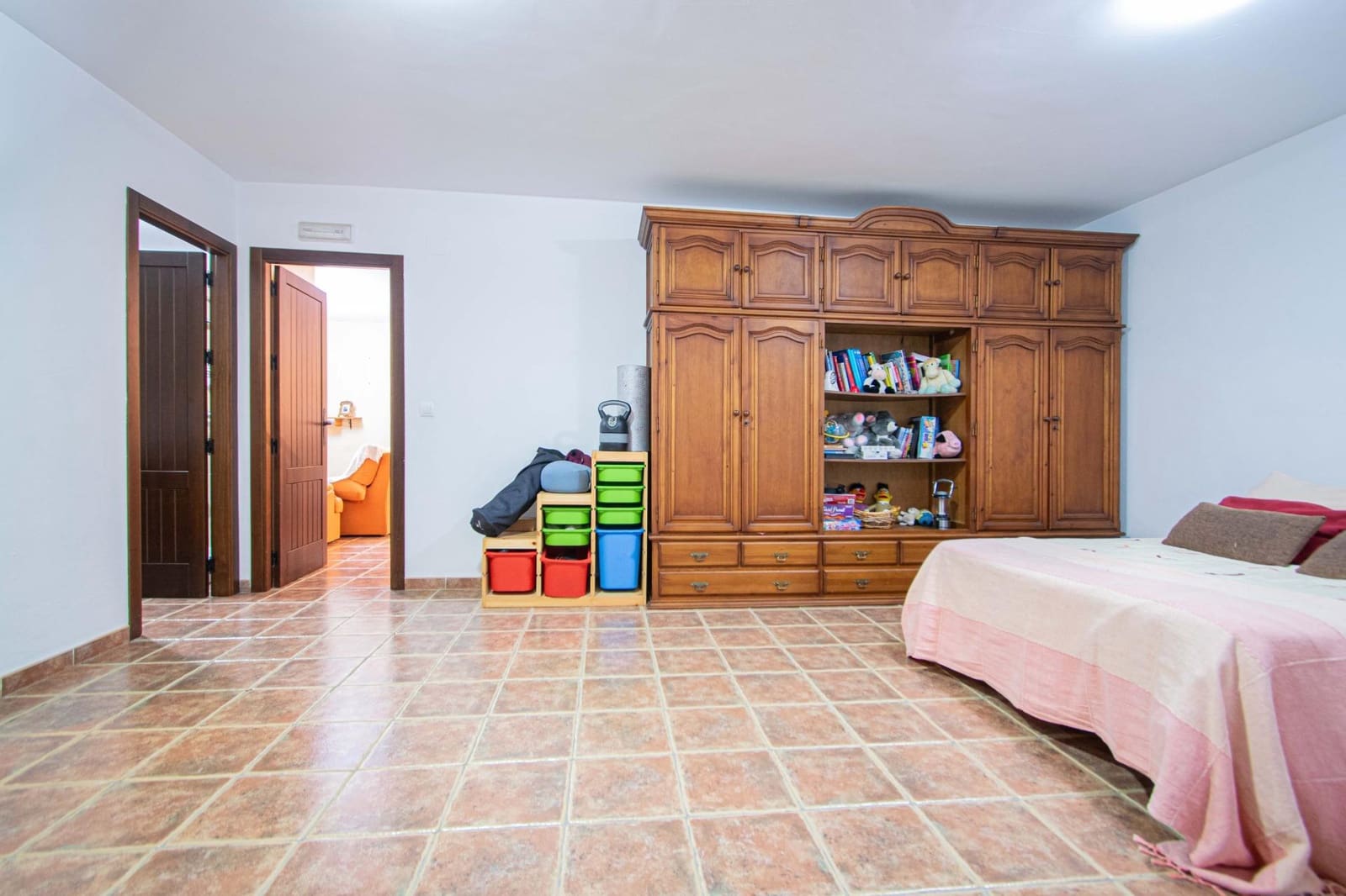 5 bedroom Villa for sale in Alcala de Guadaira with pool - € 445,000 (Ref: 9712042)