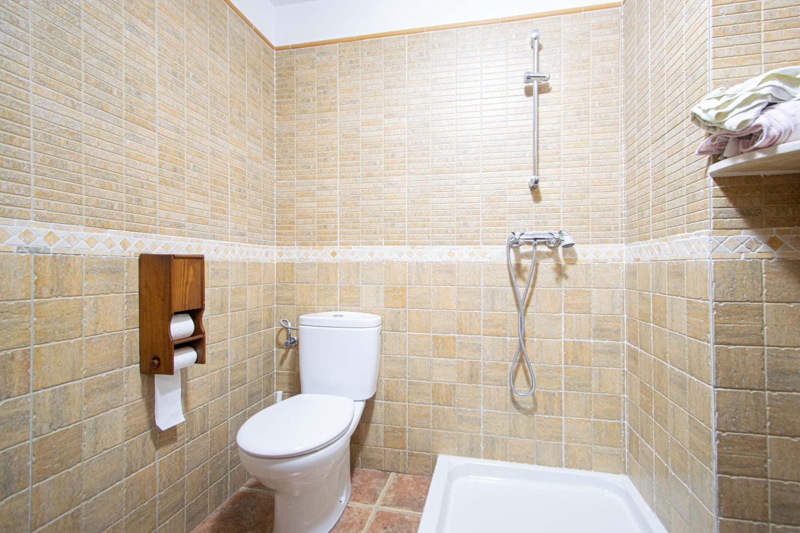 5 bedroom Villa for sale in Alcala de Guadaira with pool - € 445,000 (Ref: 9712042)