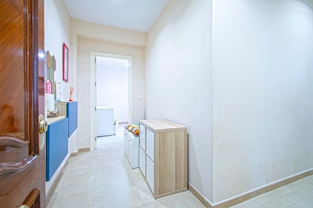 3 bedroom Flat for sale in Seville city with garage - € 299,000 (Ref: 9712043)