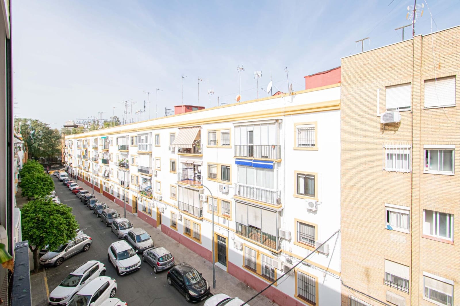 Piso de 3 habitaciones en Sevilla ciudad en venta con garaje - 299.000 € (Ref: 9712043)