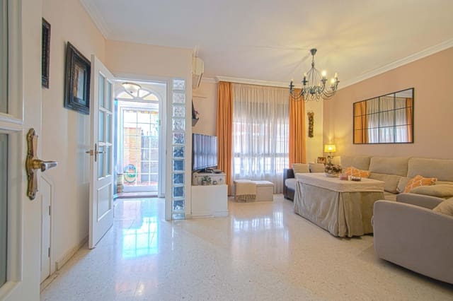 4 sypialnia Dom szeregowy na sprzedaż w Montequinto, Dos Hermanas z basenem garażem - 315 000 € (Ref: 9712044)