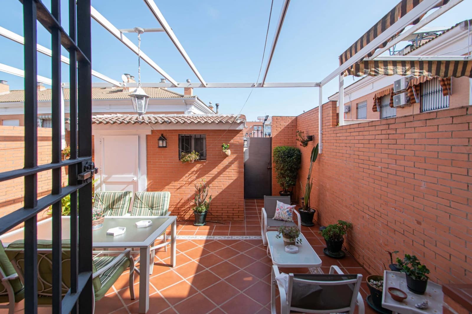 4 camera da letto Villetta a Schiera in vendita in Montequinto con piscina garage - 315.000 € (Rif: 9712044)