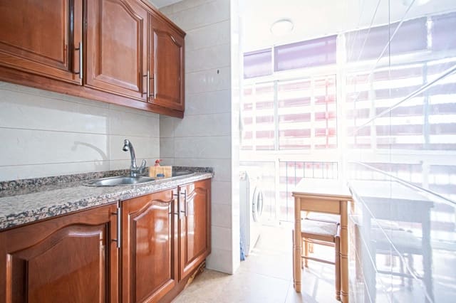 3 bedroom Flat for sale in Seville city - € 200,000 (Ref: 9714987)