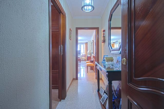 3 bedroom Flat for sale in Seville city - € 200,000 (Ref: 9714987)