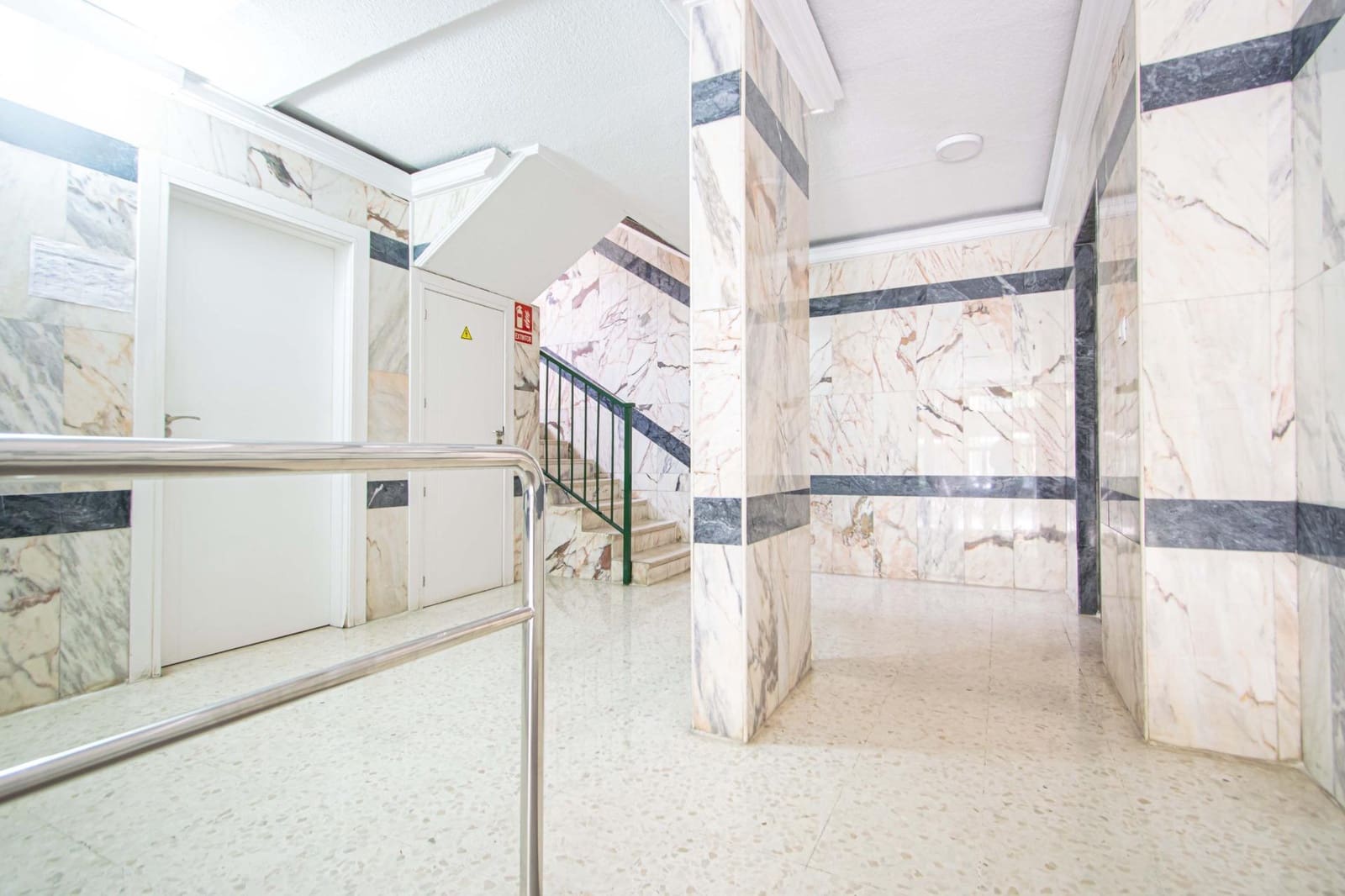 3 bedroom Flat for sale in Seville city - € 200,000 (Ref: 9714987)