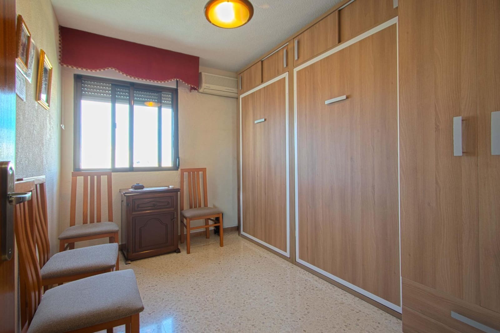 3 sypialnia Mieszkanie na sprzedaż w Miasto Sewilla - 200 000 € (Ref: 9714987)