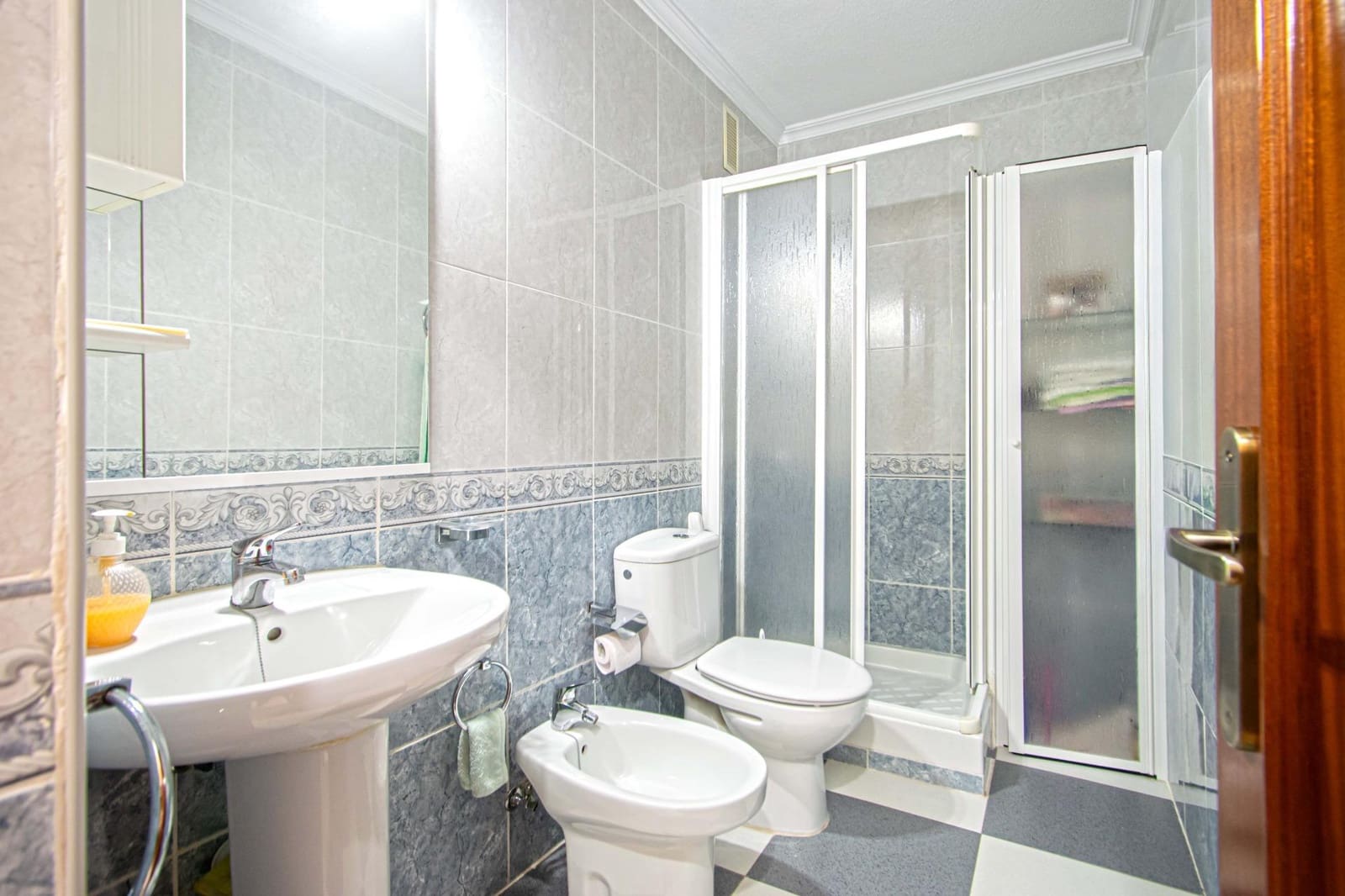 3 sypialnia Mieszkanie na sprzedaż w Miasto Sewilla - 200 000 € (Ref: 9714987)