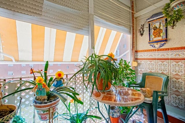 2 Zimmer Wohnung zu verkaufen in Sevilla Stadt mit Garage - 175.000 € (Ref: 9720032)