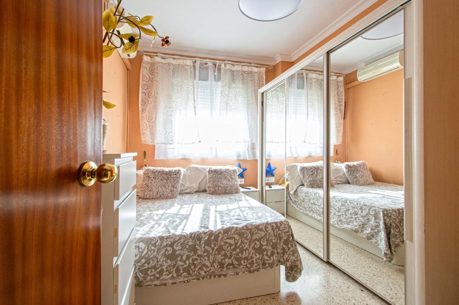 2 Zimmer Wohnung zu verkaufen in Sevilla Stadt mit Garage - 175.000 € (Ref: 9720032)
