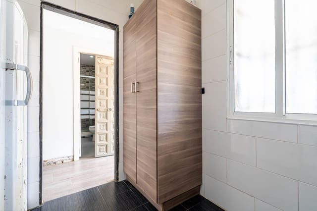 3 soveværelse Villa til salg i Utrera med swimmingpool garage - € 169.900 (Ref: 9720034)