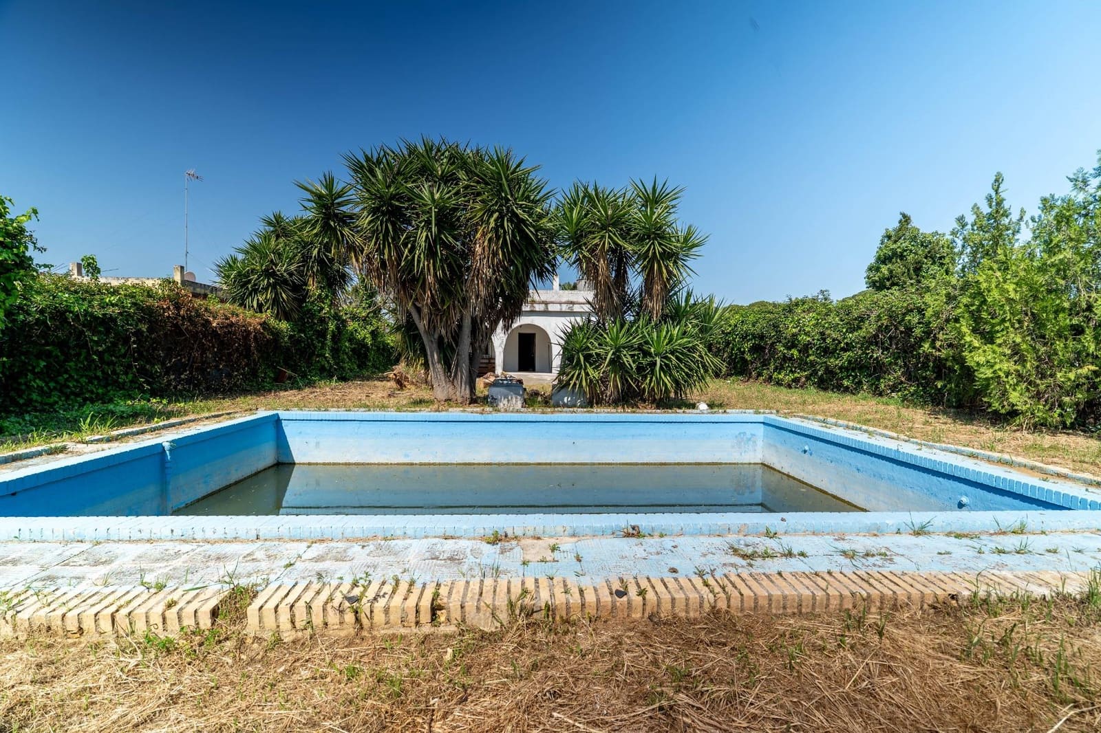 3 bedroom Villa for sale in Utrera with pool garage - € 169,900 (Ref: 9720034)