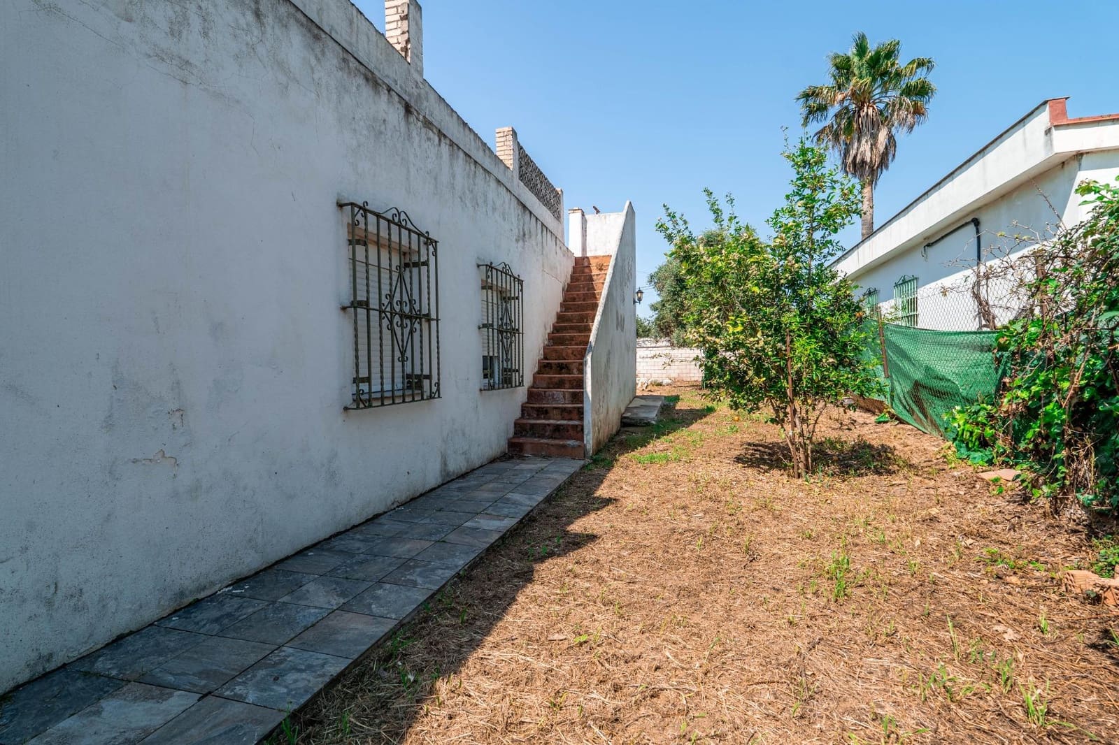 3 bedroom Villa for sale in Utrera with pool garage - € 169,900 (Ref: 9720034)