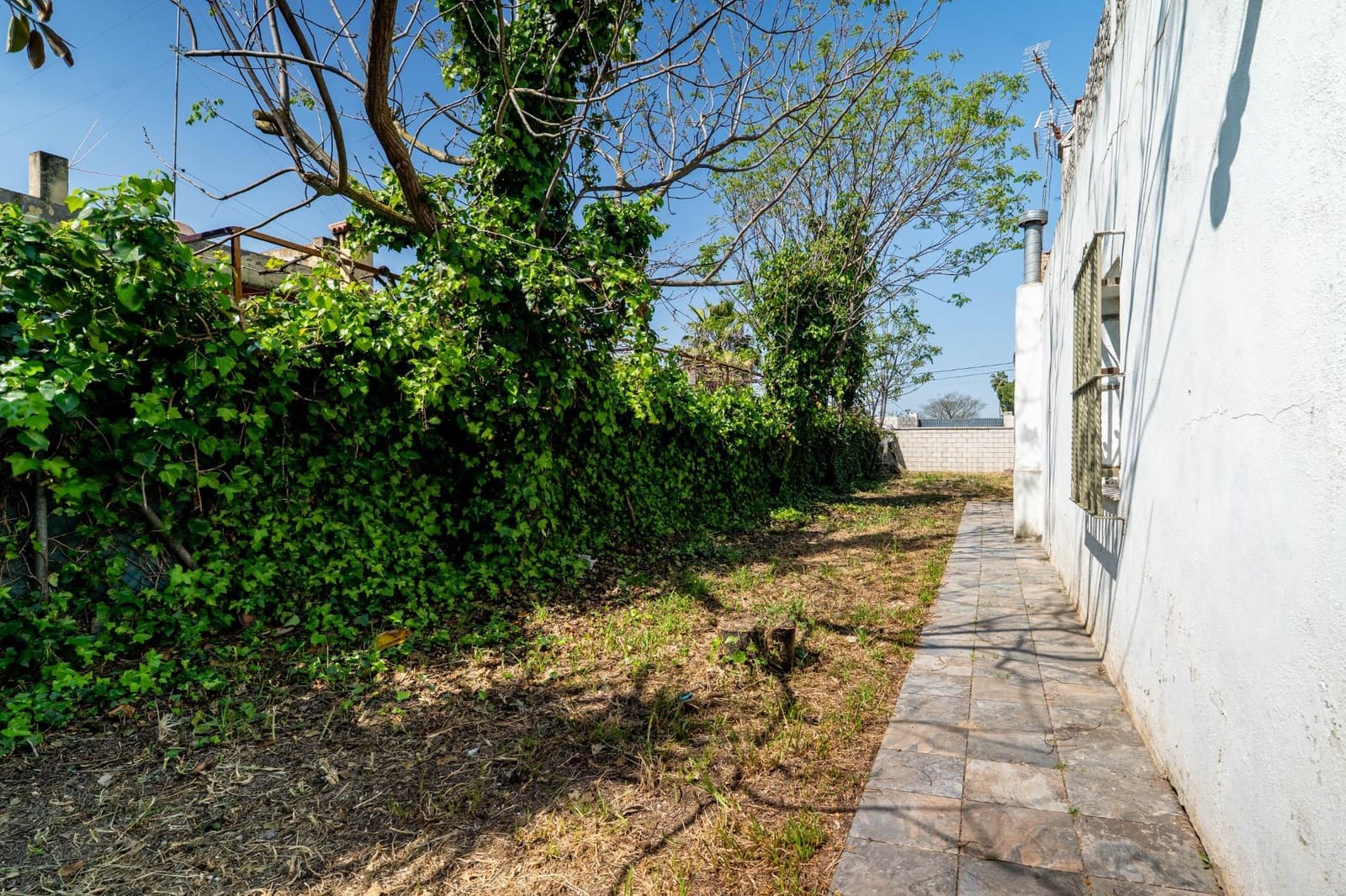 3 bedroom Villa for sale in Utrera with pool garage - € 169,900 (Ref: 9720034)