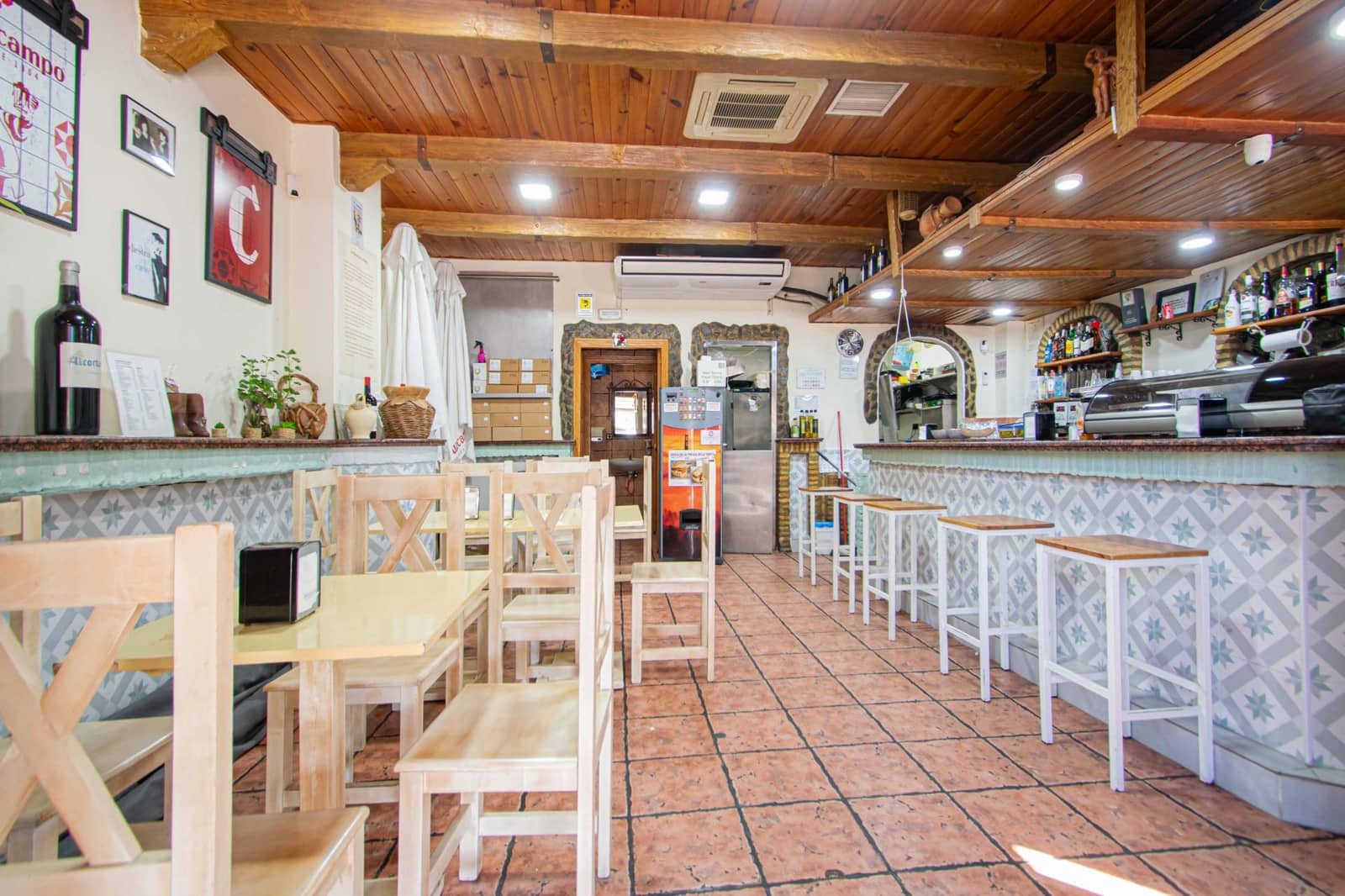 Commercial for sale in Seville city - € 155,000 (Ref: 9721765)