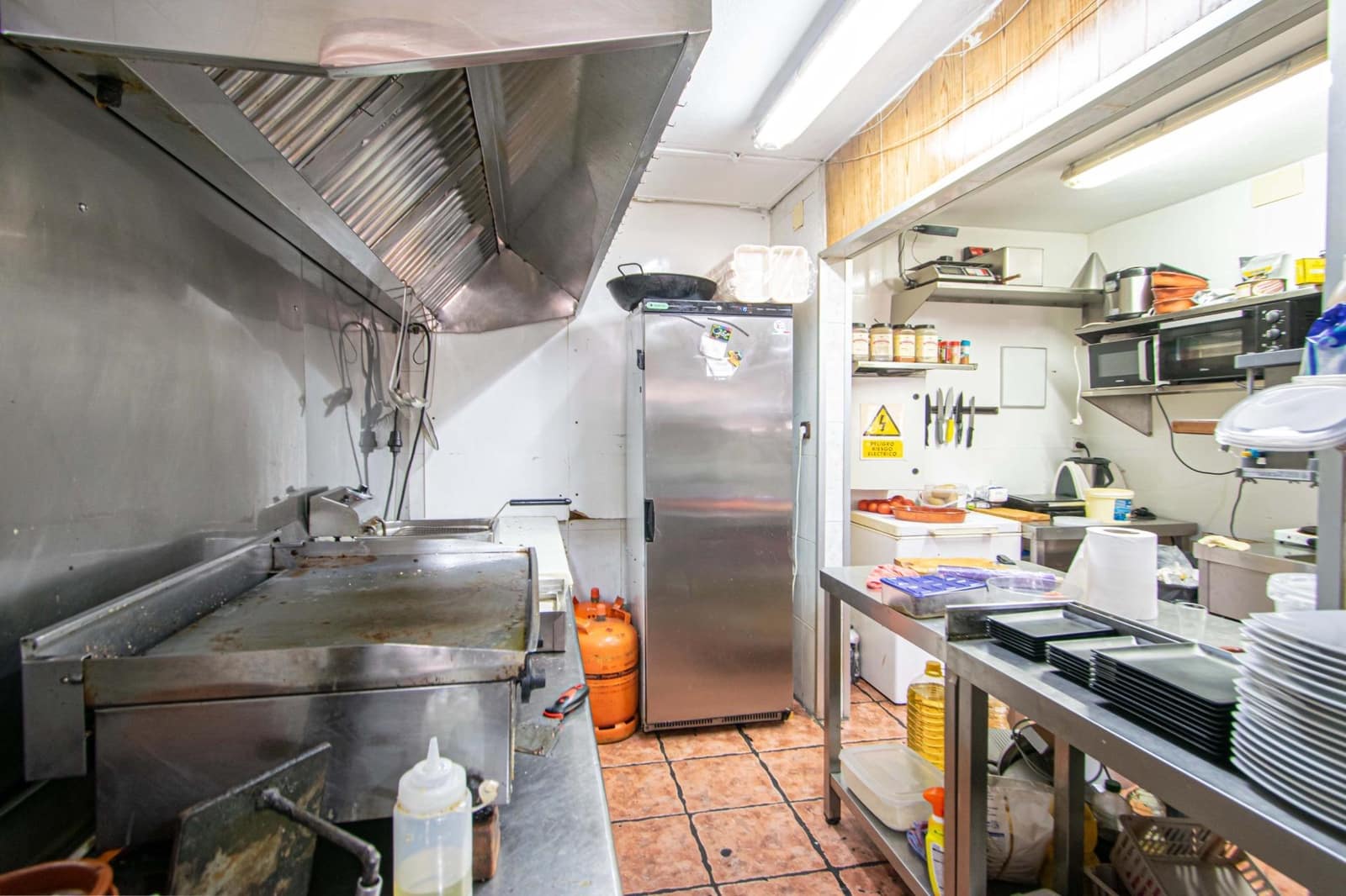 Commercial for sale in Seville city - € 155,000 (Ref: 9721765)