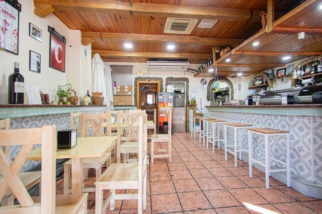 Commercial for sale in Parque Alcosa, Seville city - € 155,000 (Ref: 9721765)