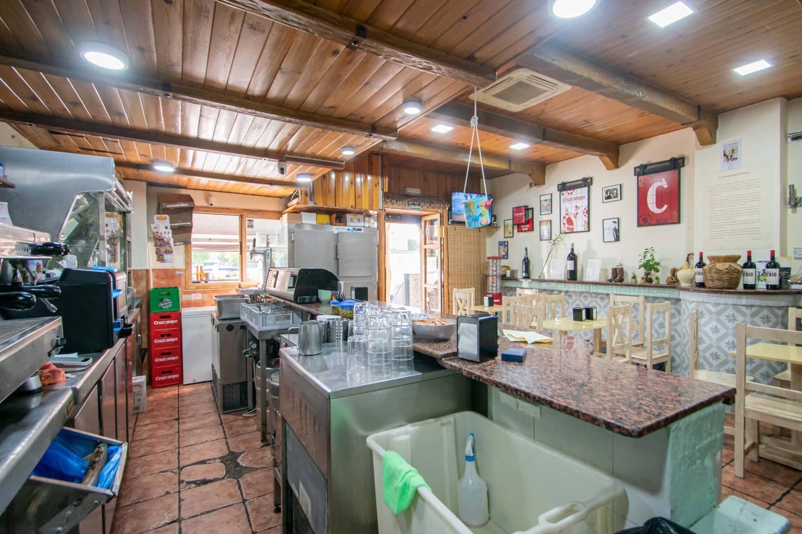 Commercial for sale in Seville city - € 155,000 (Ref: 9721765)