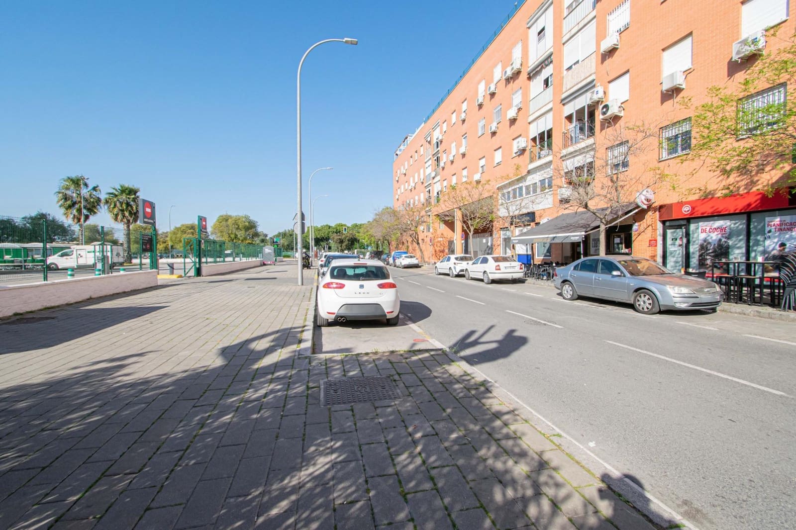 Commercial for sale in Seville city - € 155,000 (Ref: 9721765)