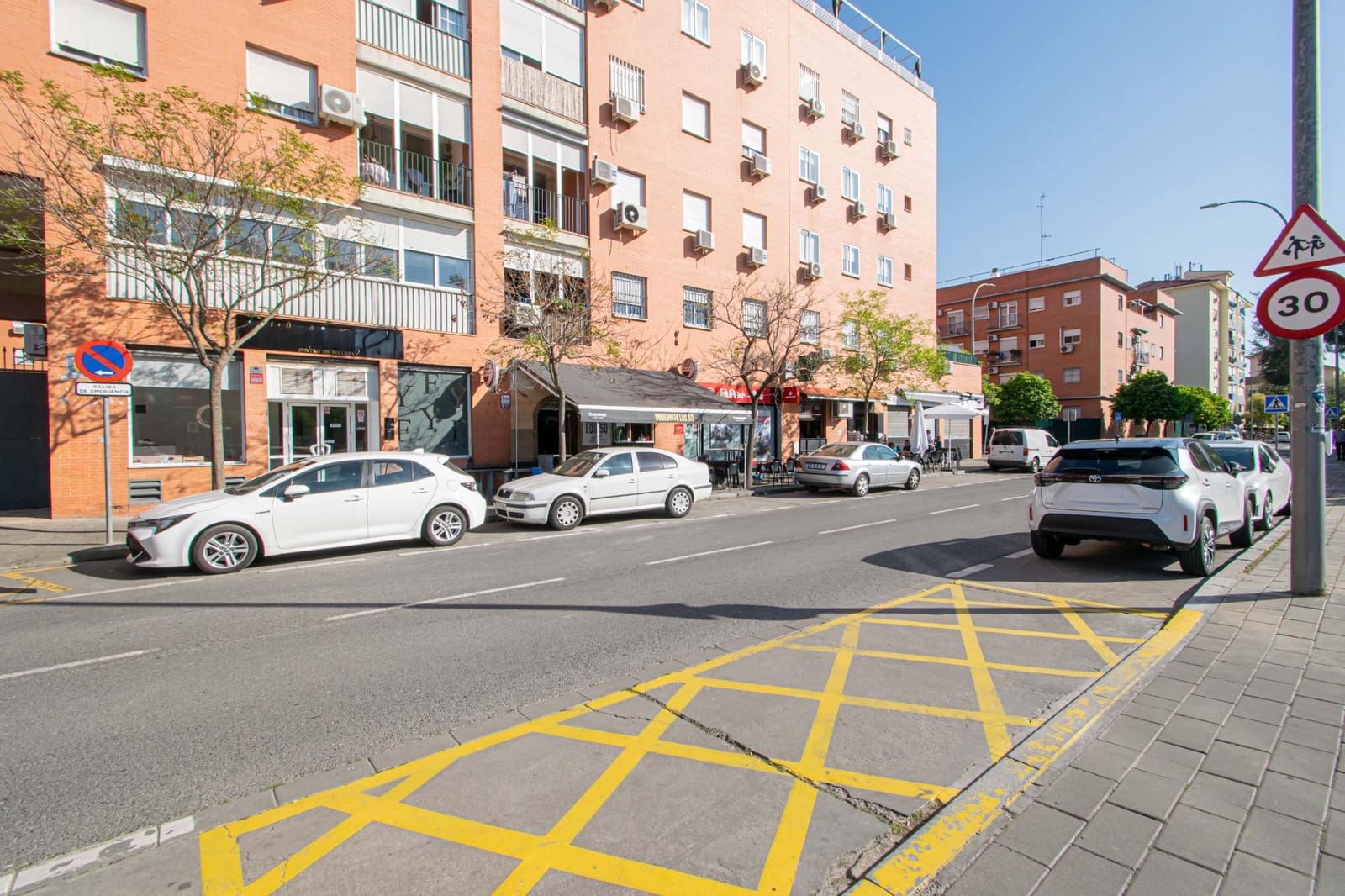 Commercial for sale in Seville city - € 155,000 (Ref: 9721765)