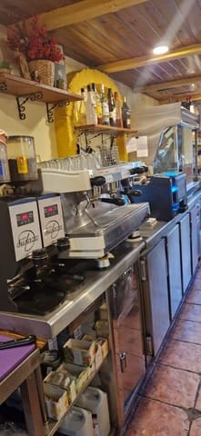 Commerciale in vendita in Parque Alcosa, Siviglia città - 155.000 € (Rif: 9721765)