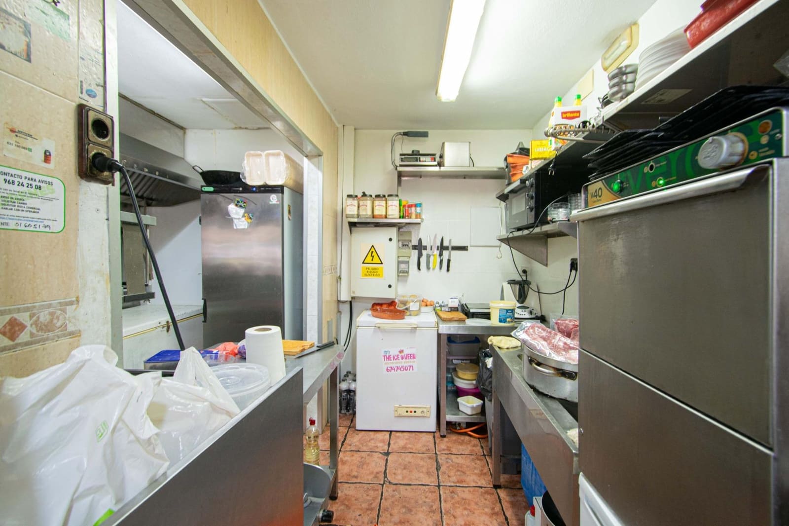 Commercial for sale in Seville city - € 155,000 (Ref: 9721765)