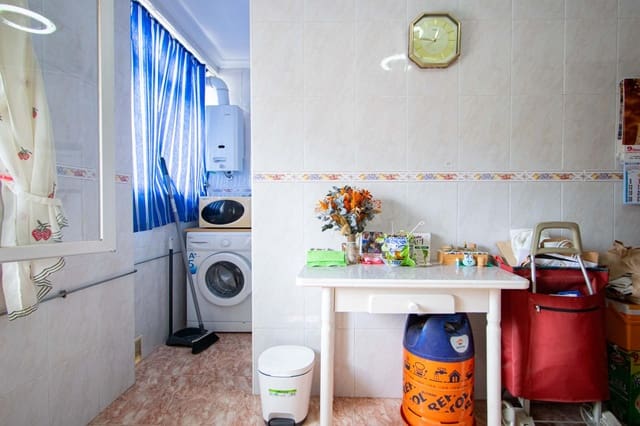 3 bedroom Flat for sale in Seville city - € 125,000 (Ref: 9721766)