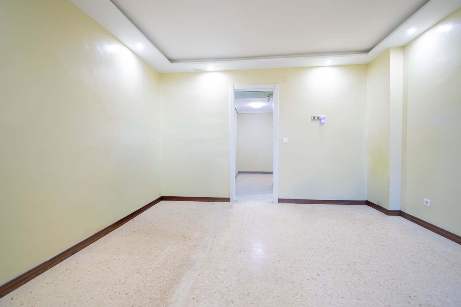 4 soveværelse Lejlighed til salg i Sevilla by - € 185.000 (Ref: 9721767)