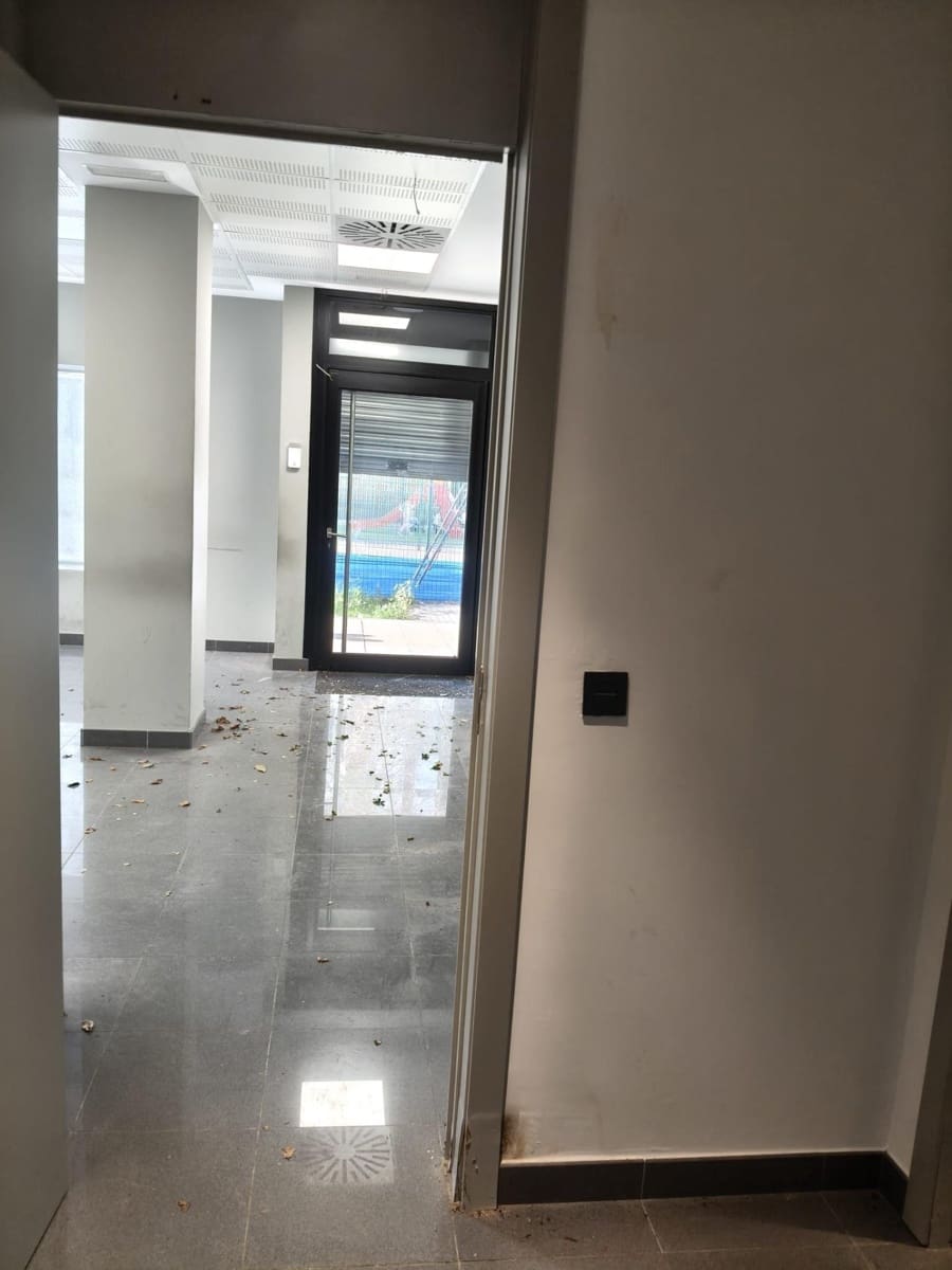 Commercial for sale in Seville city - € 135,000 (Ref: 9726712)