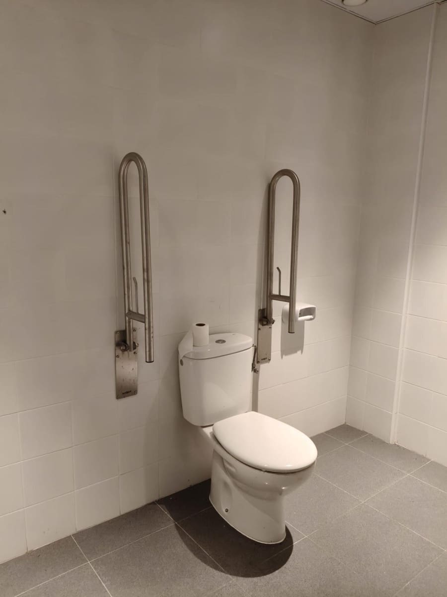 Commercial for sale in Seville city - € 135,000 (Ref: 9726712)