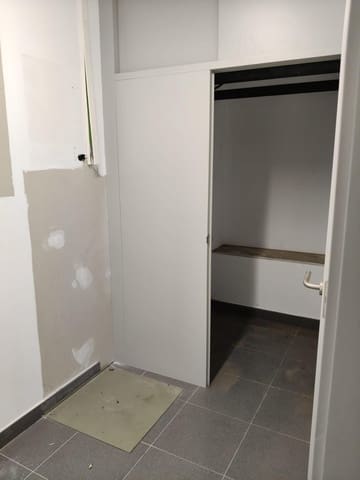 Commerciale in vendita in Siviglia città - 135.000 € (Rif: 9726712)