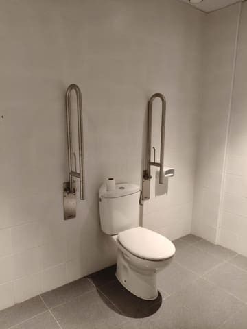 Commerciale in vendita in Siviglia città - 135.000 € (Rif: 9726712)