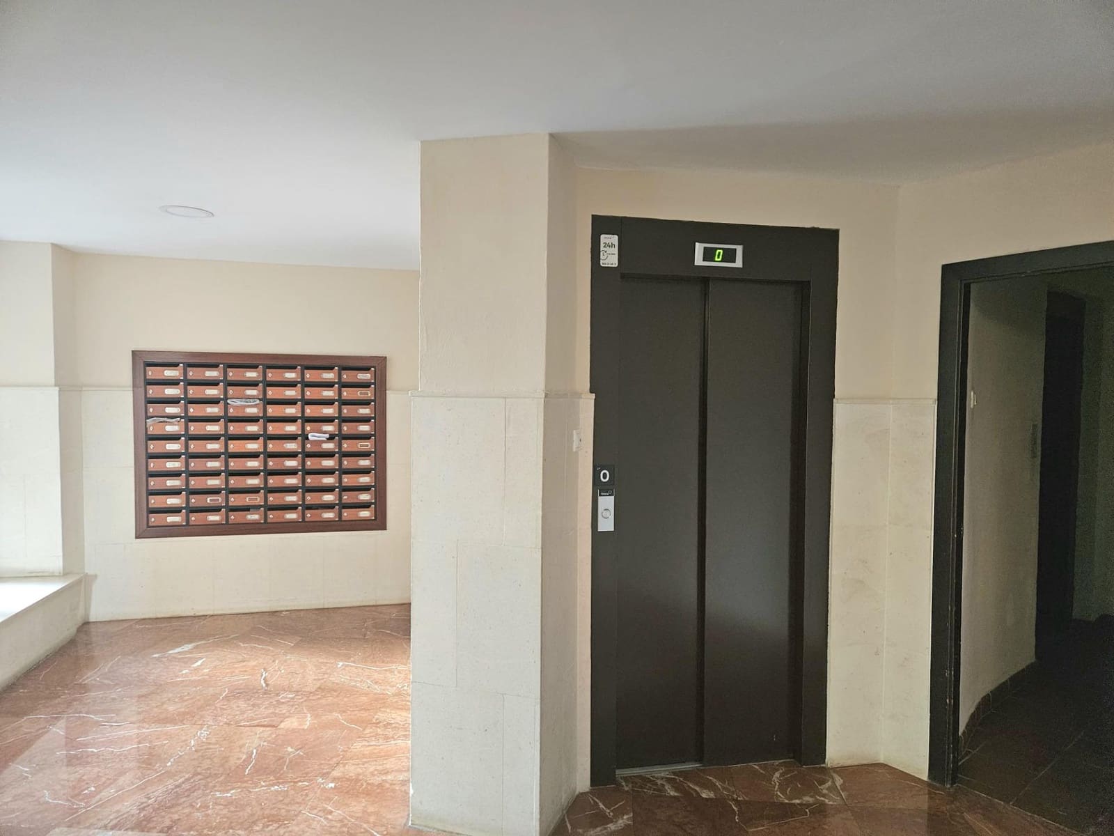 4 Zimmer Wohnung zu verkaufen in Sevilla Stadt mit Garage - 539.000 € (Ref: 9726713)