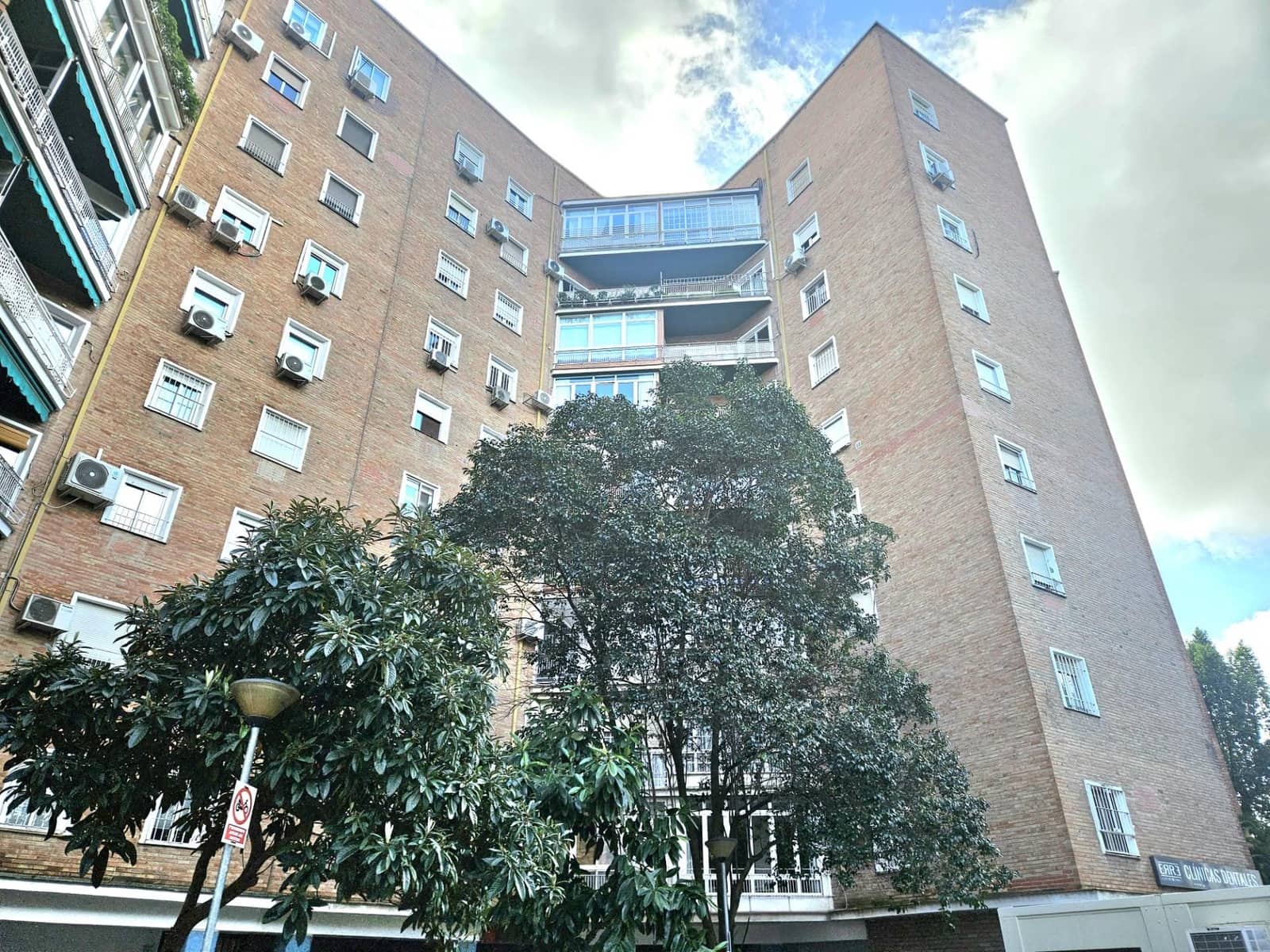 4 Zimmer Wohnung zu verkaufen in Sevilla Stadt mit Garage - 539.000 € (Ref: 9726713)