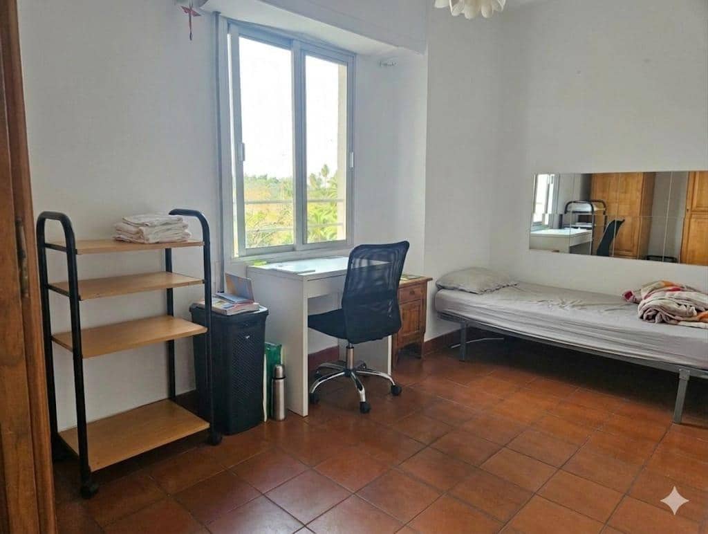 4 bedroom Flat for sale in Seville city with garage - € 539,000 (Ref: 9726713)