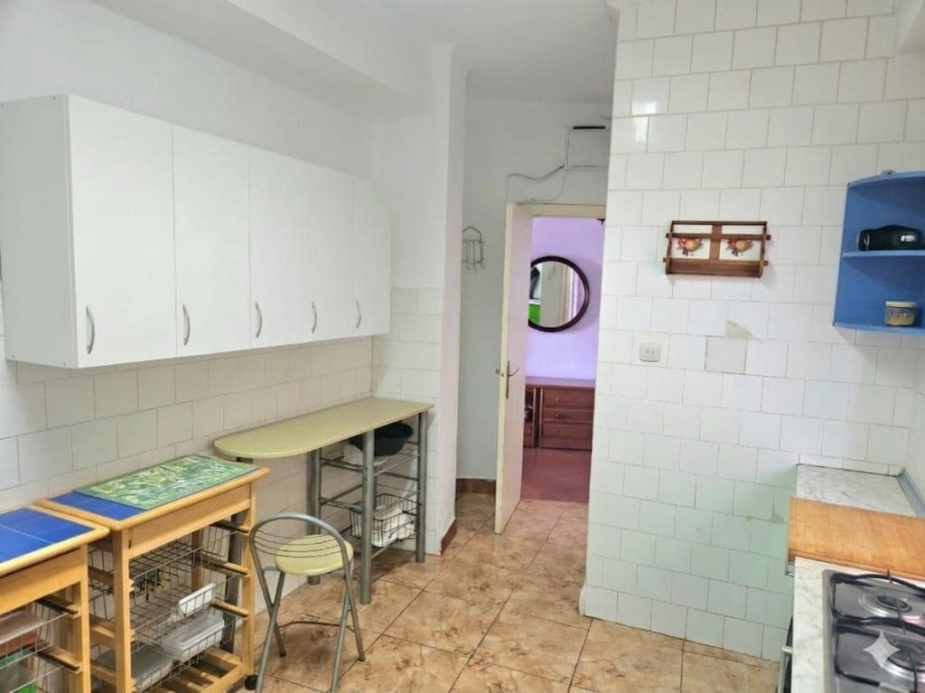 4 bedroom Flat for sale in Seville city with garage - € 539,000 (Ref: 9726713)