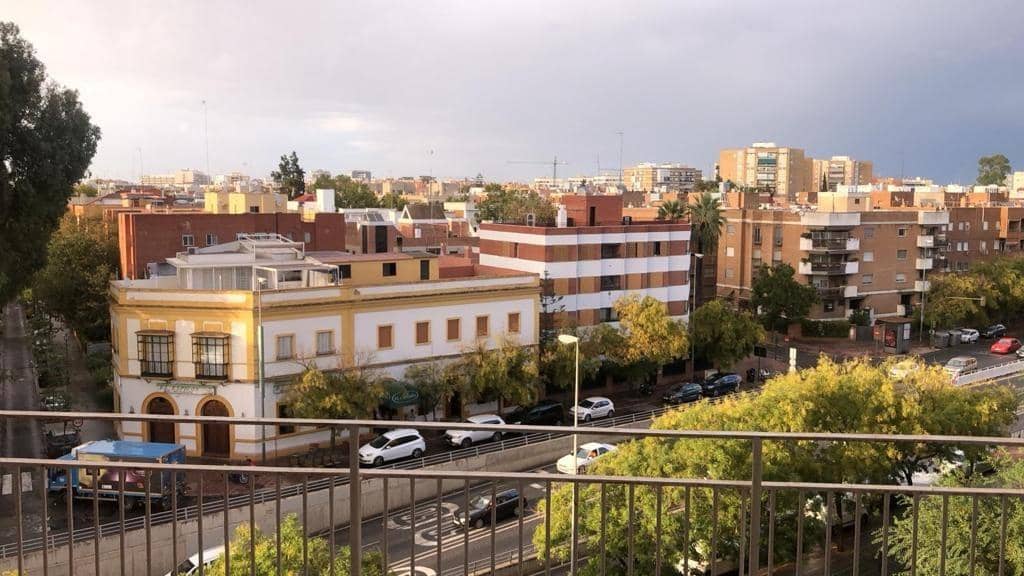4 bedroom Flat for sale in Seville city with garage - € 539,000 (Ref: 9726713)