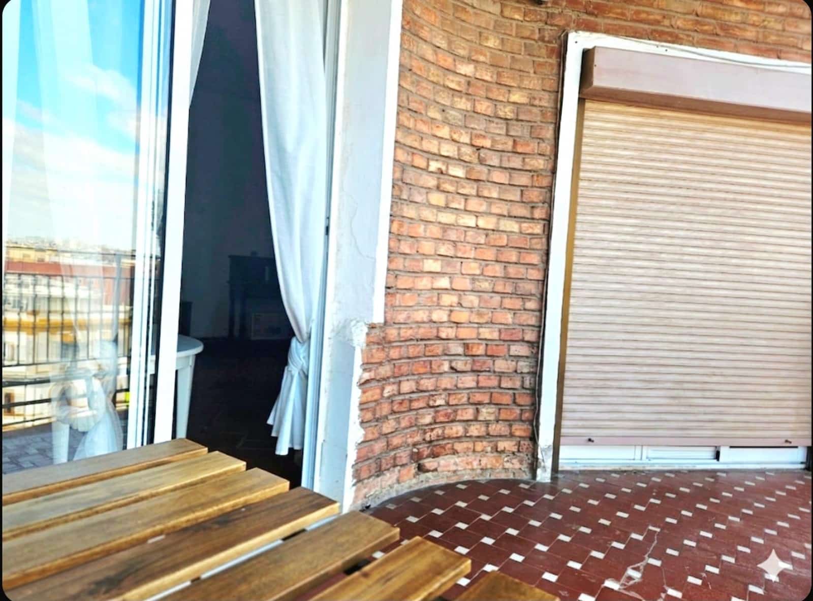 4 bedroom Flat for sale in Seville city with garage - € 539,000 (Ref: 9726713)