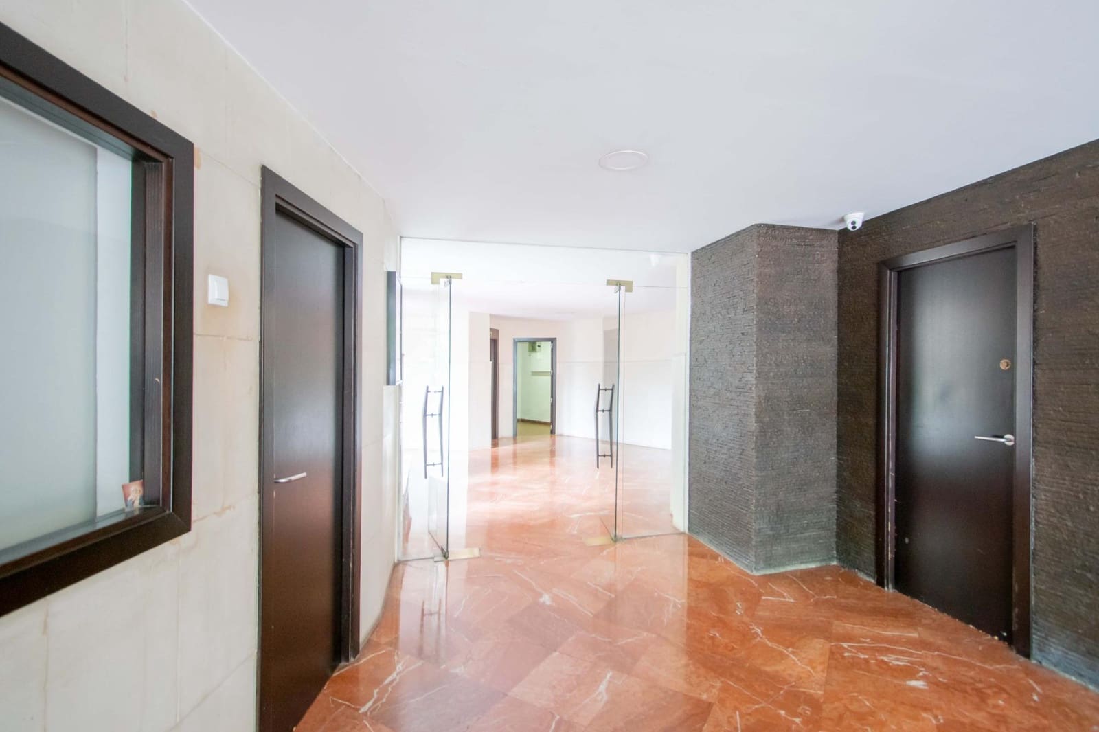 5 bedroom Flat for sale in Seville city with garage - € 495,000 (Ref: 9726713)