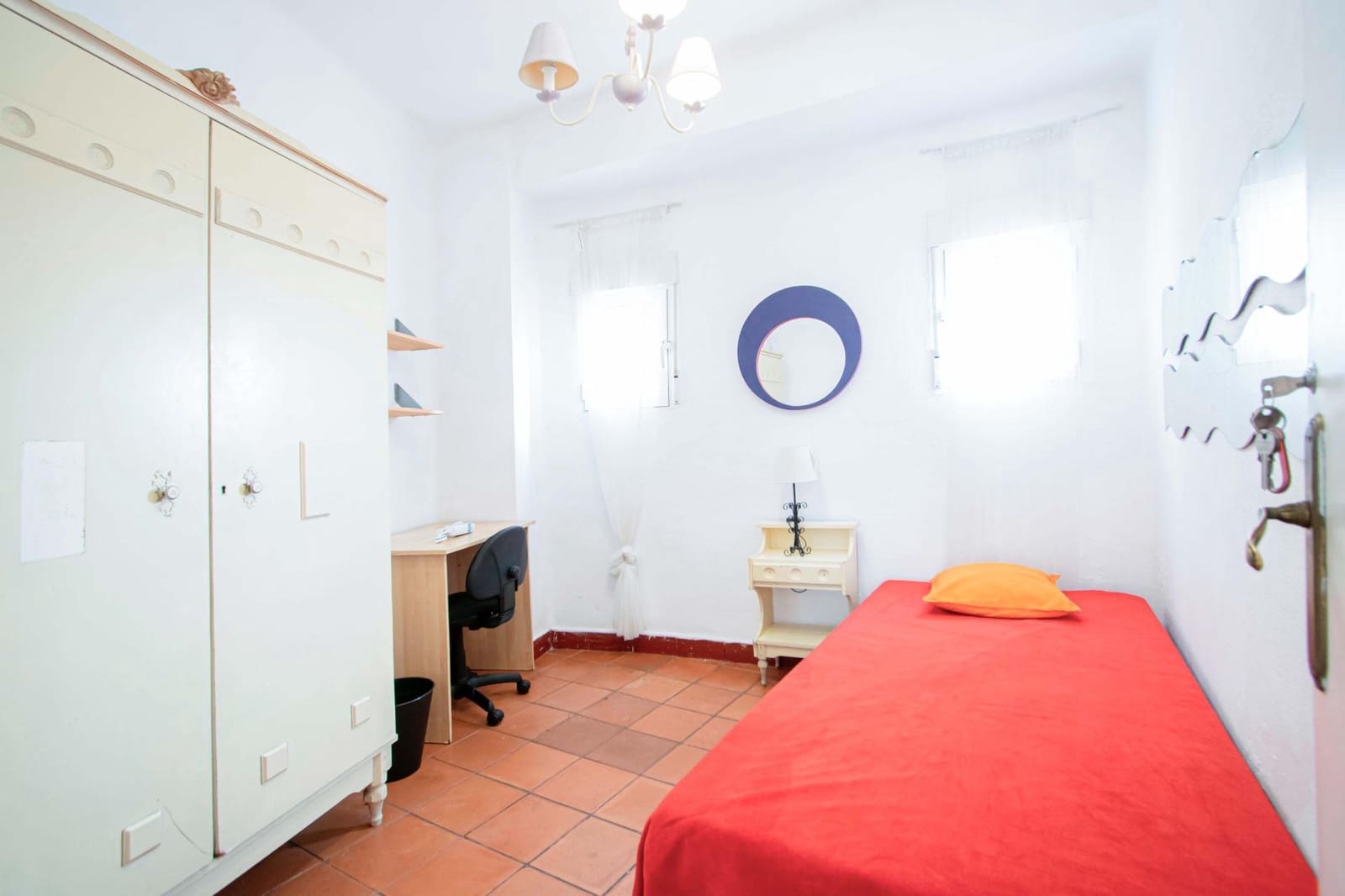 5 bedroom Flat for sale in Seville city with garage - € 495,000 (Ref: 9726713)