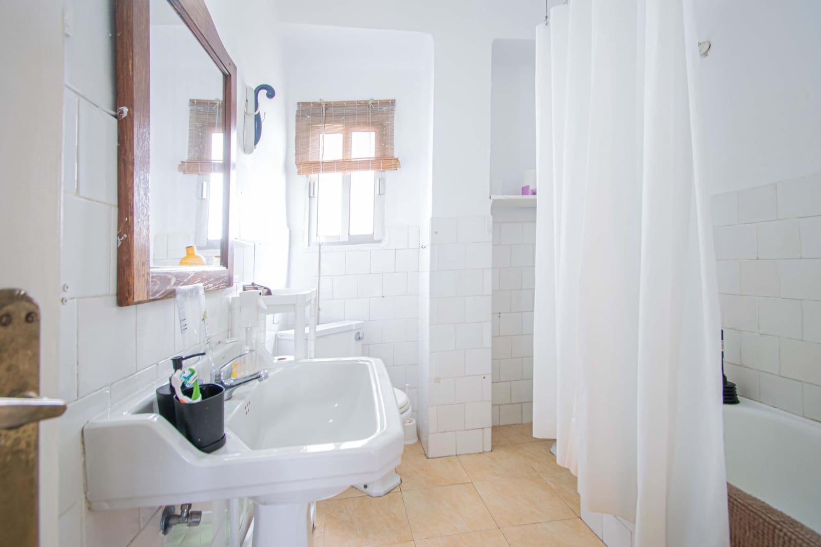 5 bedroom Flat for sale in Seville city with garage - € 495,000 (Ref: 9726713)