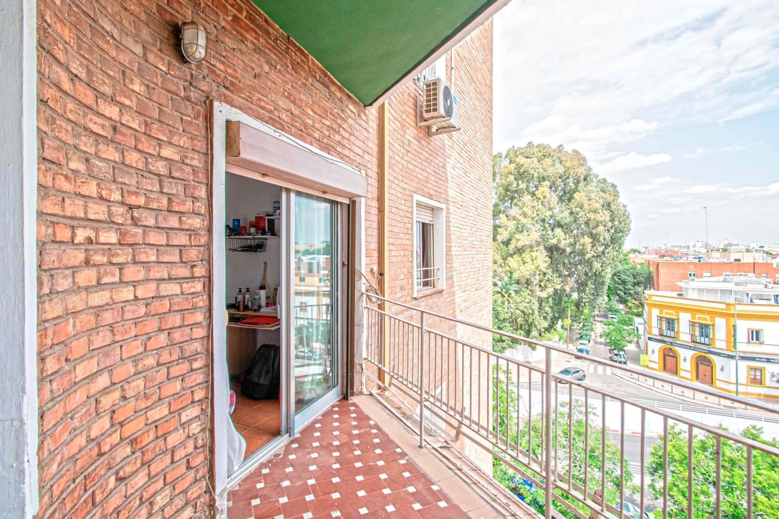 5 bedroom Flat for sale in Seville city with garage - € 495,000 (Ref: 9726713)