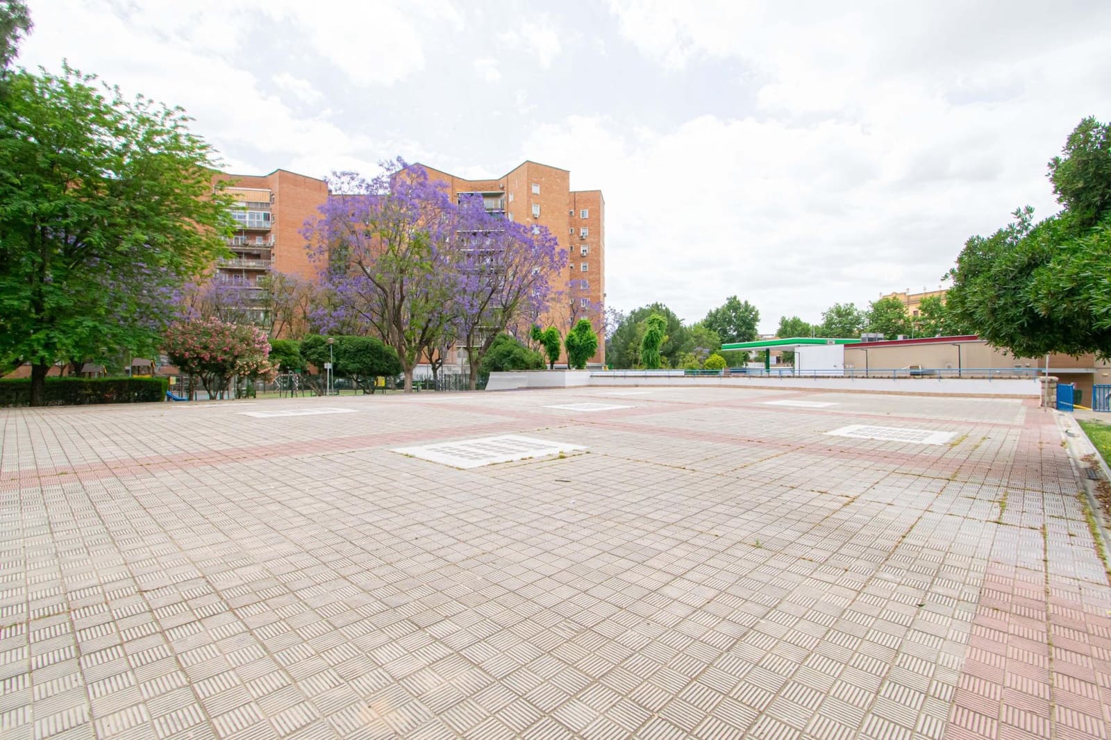 5 bedroom Flat for sale in Seville city with garage - € 495,000 (Ref: 9726713)